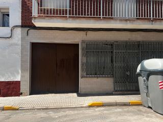 Casa a Calle san josé 27. Casa grande con local comercial
