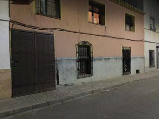 Casa a Calle maestro don hermógenes rodríguez 30. Casa económica para entrar a vivir