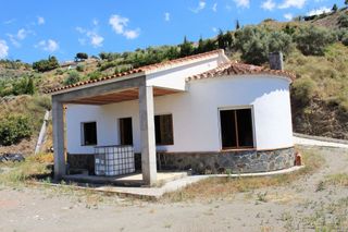 House in Canillas de Albaida. Encantadora casa de campo en venta cerca de canillas de albaida