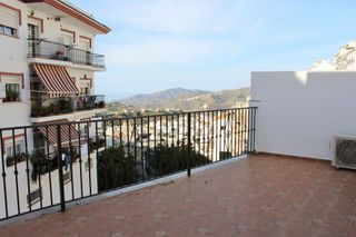 Apartament a Cómpeta. Apartamento con 3 habitaciones con aire acondicionado
