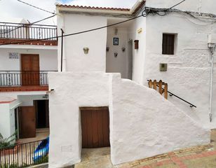 Casa a Salares. Casa de pueblo de dos dormitorios en salares