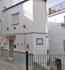 Casa a Cómpeta. Casa de pueblo para reformar en cómpeta