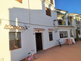 Casa a Cómpeta. Casa de pueblo de 4 dormitorios en cómpeta