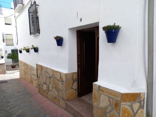 House in Canillas de Albaida. Casa de pueblo en canillas de albaida