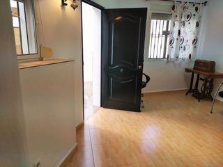Piccolo appartamento in Cómpeta. Bonito apartamento en planta baja