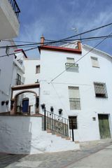 House in Canillas de Albaida. Casa de pueblo con gran potencial en canillas de albaida