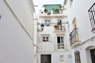 Casa a Cómpeta. Casa de pueblo reformada en venta en competa, malaga