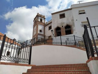 Casa a Salares. Hermosa casa parcialmente construida en salares con inmejorables