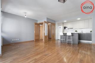 Miete Etagenwohnung in Rochapea. Boulevard rochapea. muy cerca del centro.1 habitacion. garaje y