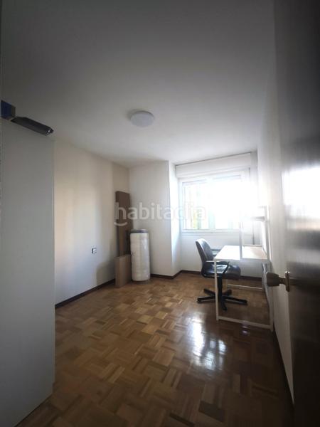 Foto b5cd9554-ea4b-4e5f-8708-004076e0400f. Alquiler piso estudiantes, profesores, etc. 4 habitaciones. mendebaldea en Pamplona / Iruña