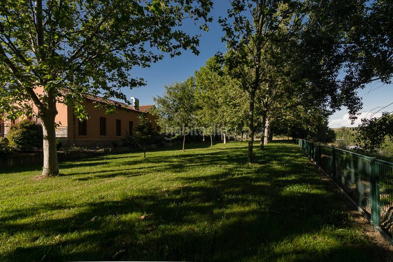 Foto 429f137a-b91c-43c9-bfef-cf6093623839. Casa amb aparcament a Berbinzana