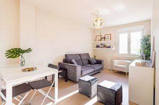 Lloguer Pis a Chantrea. En el centro de rochapea precioso piso reformado, 3 habitaciones