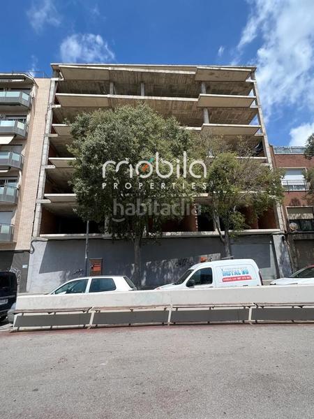 Foto b8c309fa-572e-4a28-9f67-2a9cd88316da. Edificio  en av santa eulalia en Can Palet Terrassa