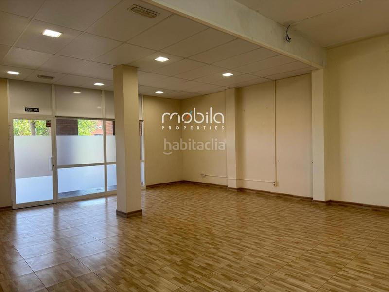 Foto b71b9499-2361-4901-ab4b-c2be3d5357c3. Location local commercial dans Can Deu Sabadell