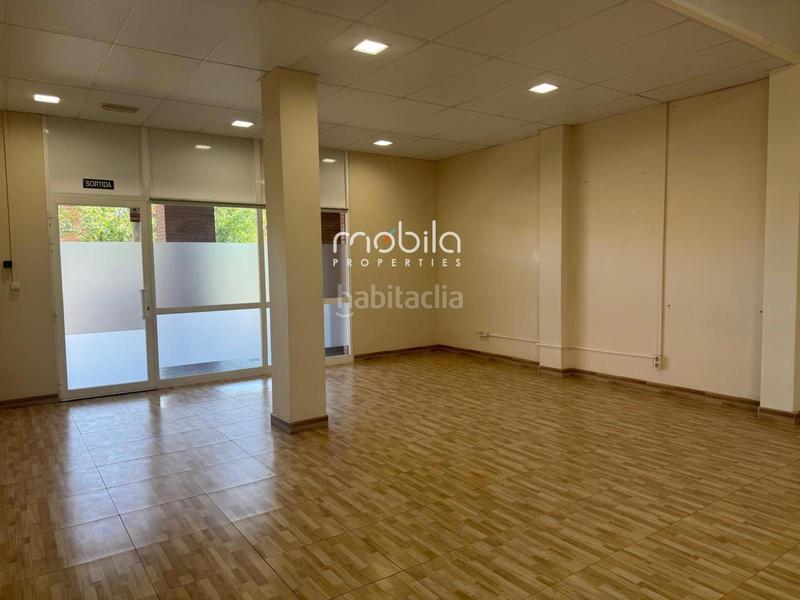 Foto d88f8c53-48b4-4f45-b4b5-91679e8f8ead. Location local commercial dans Can Deu Sabadell