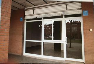 Location Local commercial  Palmeres de les. Alquiler de local en sabadell