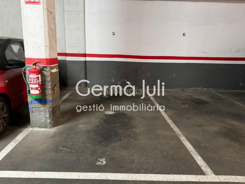 Foto c8c5c78b-1858-43f7-ad21-d1b67a59d0a6. Posto auto in Centre Badalona