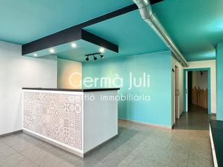 Local commercial dans Casagemes. Local en venta en centro 08911