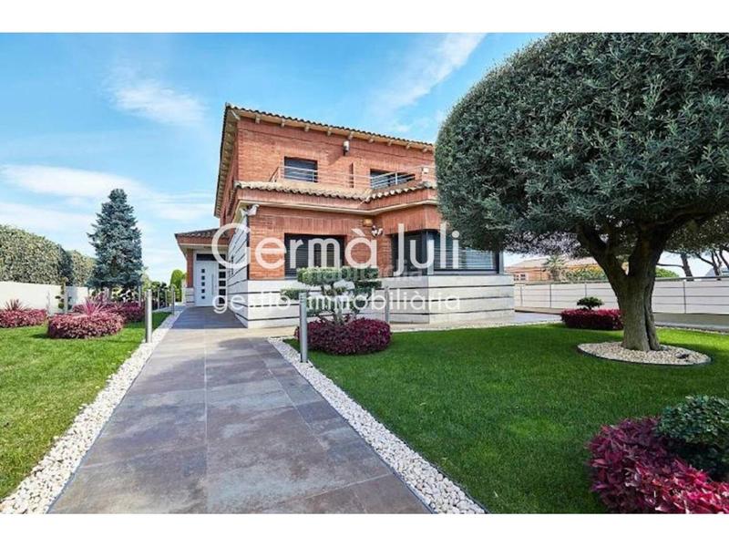 Foto eaf22319-6906-445a-be51-e1c7f78d0220. Haus mit heizung parking pool in Mas Ram Badalona