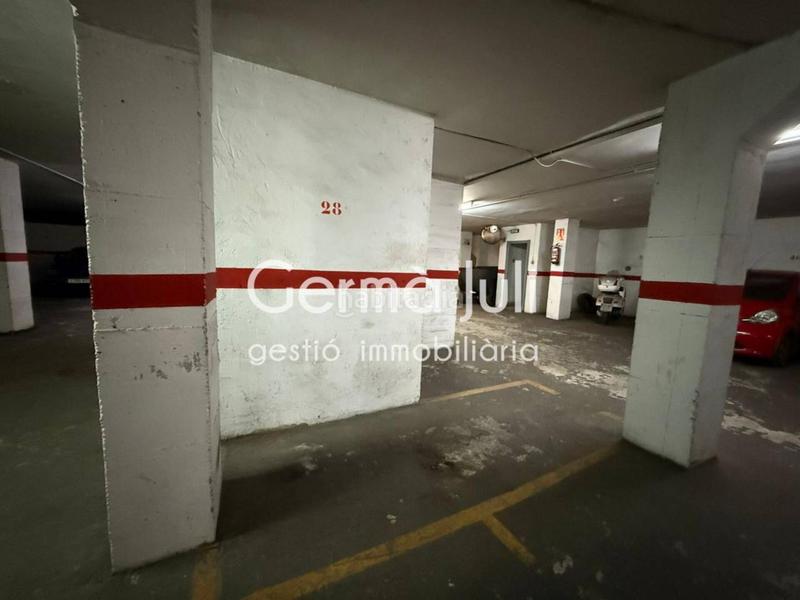 Foto a46acfbc-8e8c-4282-8619-18ccae81f674. Alquiler parking coche plaza parking para moto en Badalona