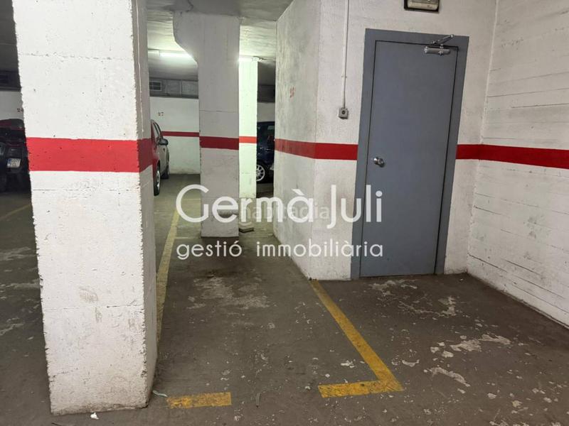 Foto c6906ba5-3695-4fab-956a-57ff7a0e4a60. Alquiler parking coche plaza parking para moto en Badalona