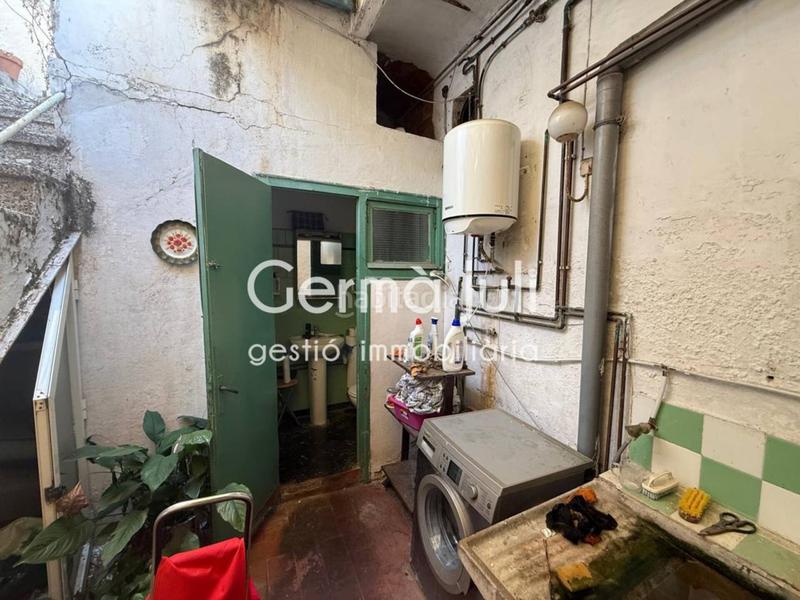 Foto dfb099cd-6edd-4bb9-8e06-11d208d6ee2e. Haus mit parking in Casagemes Badalona