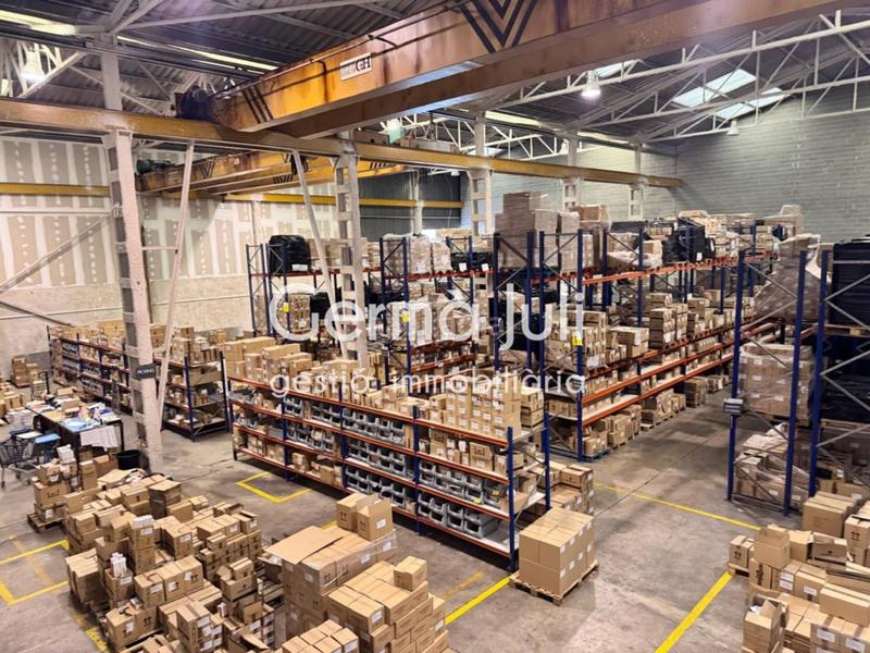 Foto 138d60e6-50f0-42f8-8ba4-9bd913560105. Lloguer nau industrial a Manresà Badalona