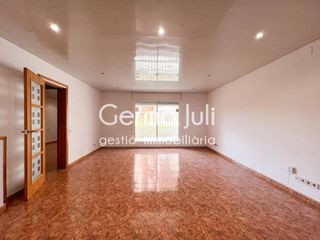 Pis  Calle seu d�urgell. Piso en venta en casagemescentro