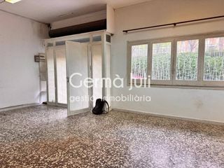 Local Comercial  Calle john lennon. Local en venta en bufala cerca del cap