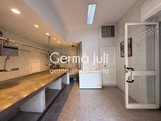 Business premise in Centre. Local en alquiler en centre08911
