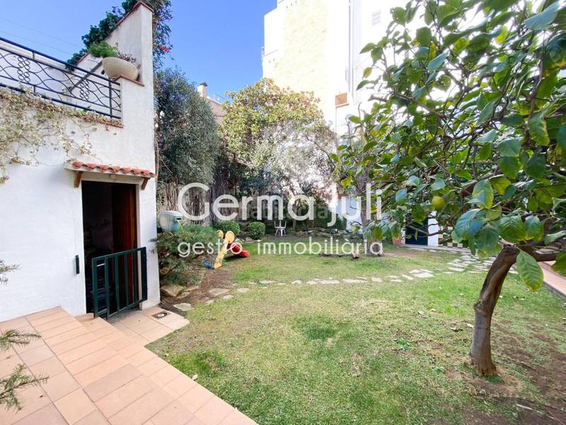Foto 42c2a42a-5f6b-4385-97ea-e2f523ab146e. Casa pareada  en venta en Centre en Centre Badalona