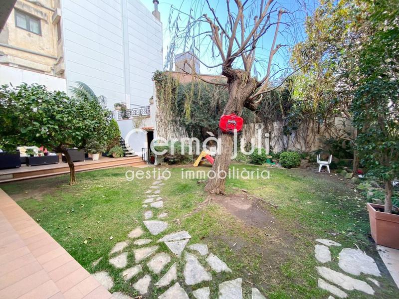 Foto 5c1341cd-b021-4830-8a36-79bdb7ee144a. Casa pareada  en venta en Centre en Centre Badalona