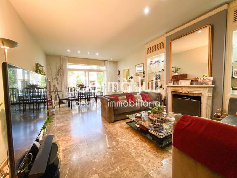 Foto 7d87cfce-0dbf-4b8d-b9eb-3774def0305b. Casa pareada  en venta en Centre en Centre Badalona