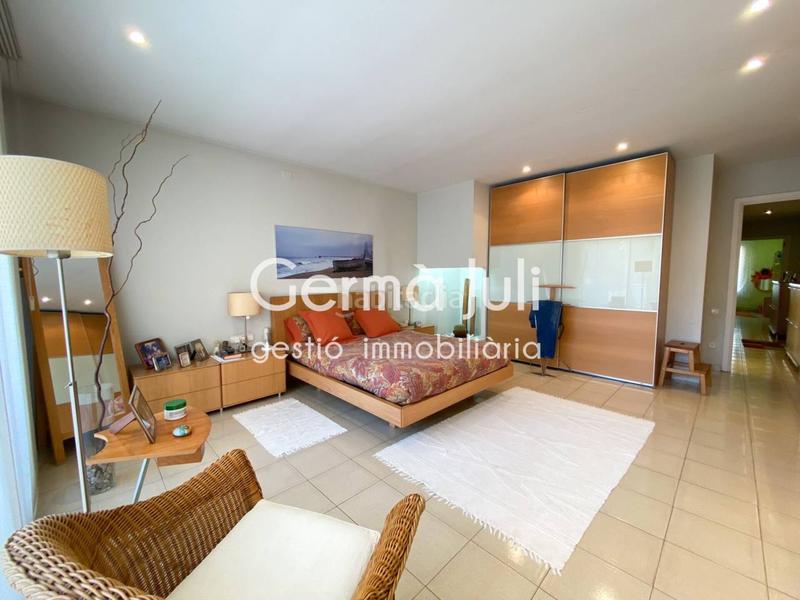Foto bb19edbd-9e7f-4370-b096-c1c433a0aa52. Casa pareada  en venta en Centre en Centre Badalona