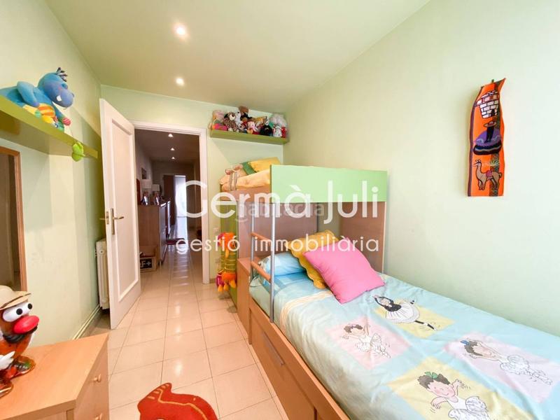 Foto c7eda377-e72c-4178-a502-c98ee5958b4e. Casa pareada  en venta en Centre en Centre Badalona