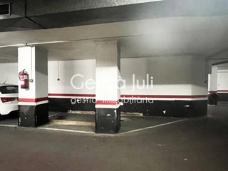 Aparcament cotxe a Centre. Parking en venta en centre08912