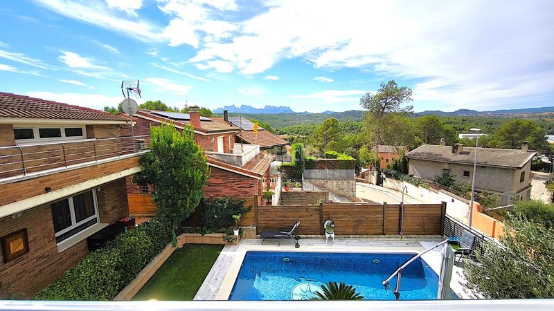 Foto ebbcd56c-aa6c-4977-ad54-efc10d7f1623. Chalet avec parking piscine dans Sant Salvador de Guardiola