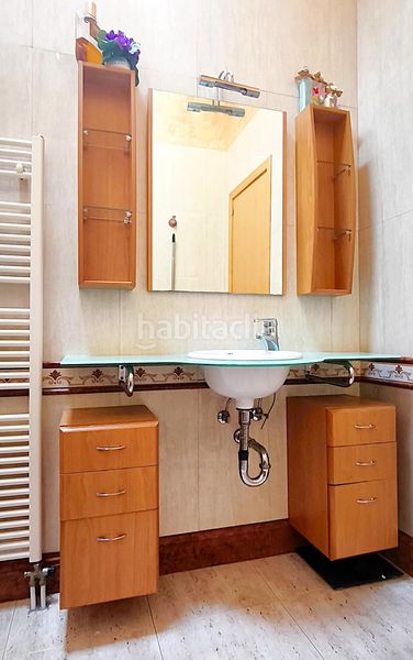 Foto 29060913-2b62-4ce2-9be9-34a437edeca1. Casa pareada casa unifamiliar situada . en Navarcles