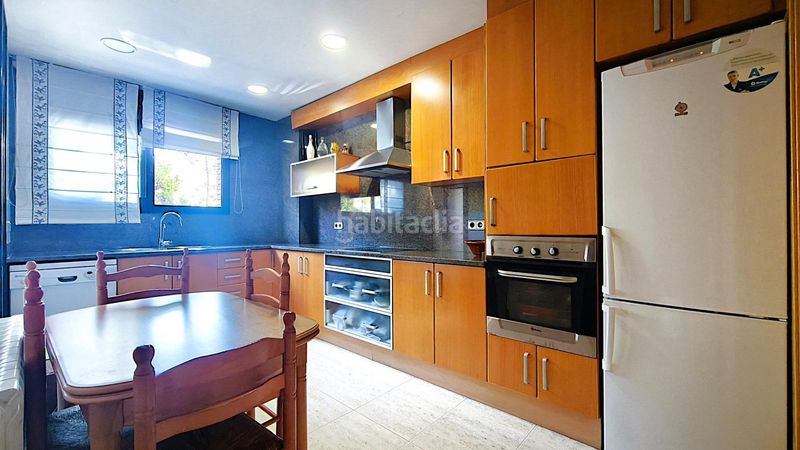 Foto 53b0e6fe-eed4-4bec-9c32-64b53be1078c. Casa pareada casa unifamiliar situada . en Navarcles