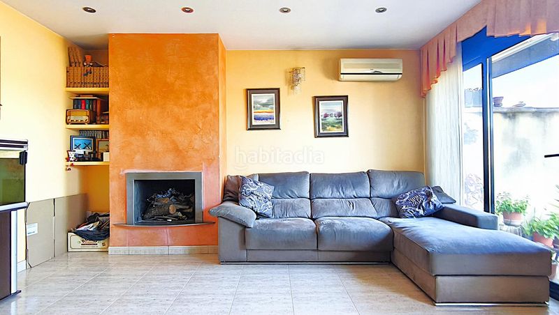 Foto 8bb1919a-c4c3-4ba9-8571-69b56aff8dcb. Casa pareada casa unifamiliar situada . en Navarcles