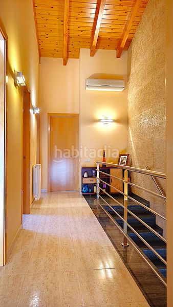 Foto a1ffb8c4-afe0-42b0-b546-d3d2b738e9e7. Casa pareada casa unifamiliar situada . en Navarcles