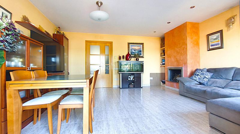 Foto b824c6d2-28d0-4cb9-85f3-96169e1646ab. Casa pareada casa unifamiliar situada . en Navarcles