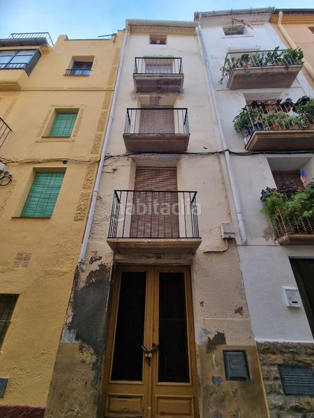 Foto f99fc7fd-cabb-40a3-887d-0594d7390abf. Casa a carrer d'isabel 12 a Móra d´Ebre