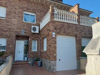 Casa adossada a Carrer lluís companys 2. Casa en mora d´ebre