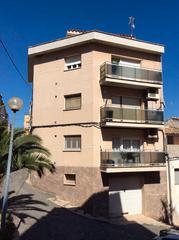 Pis a Carrer santa madrona 1. Piso en corbera
