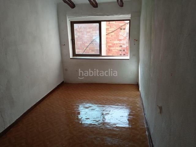 Foto 1f273d60-f6b2-477c-b1e3-8344edc73d6c. Casa a travessera de dalt 3 a Garcia
