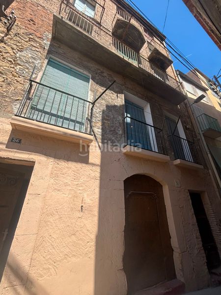 Foto aff0bdf8-2a51-4483-9611-f9a1de91fe5a. Casa amb aparcament a Flix