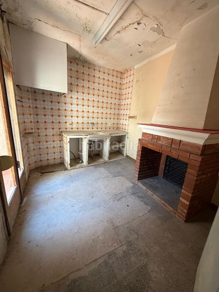 Foto ade18aaa-c21c-4f47-91e6-b15c6d651110. Casa amb aparcament a Garcia