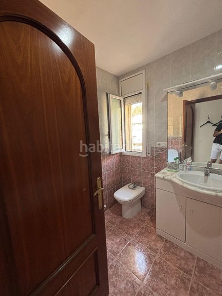 Foto f7fa6419-25c6-43b4-9eae-4b833268fcf5. Masia amb aparcament piscina a Ginestar