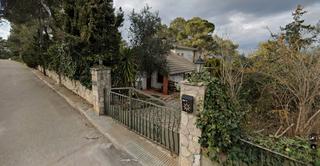 Chalet  Carrer cardoner 10. Chalet en mediona barcelona